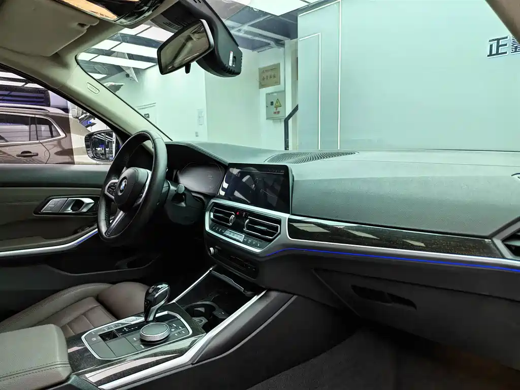 BMW 3 Series 2020 — фото 10