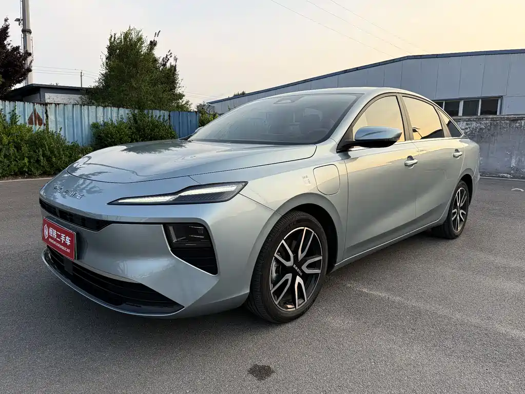 Roewe D6 2025