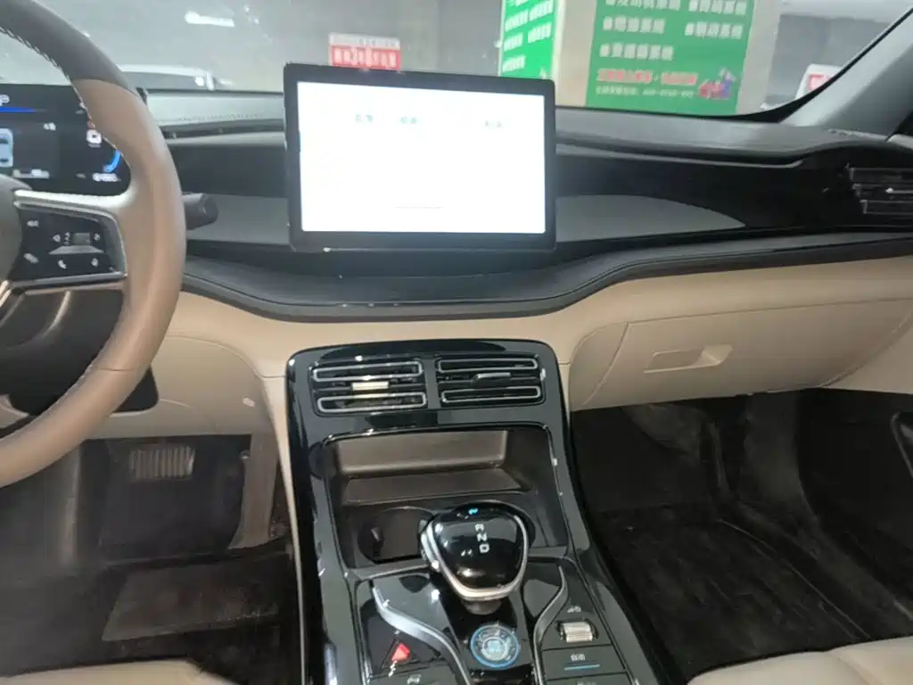 BYD Qin PLUS 2023 — фото 13