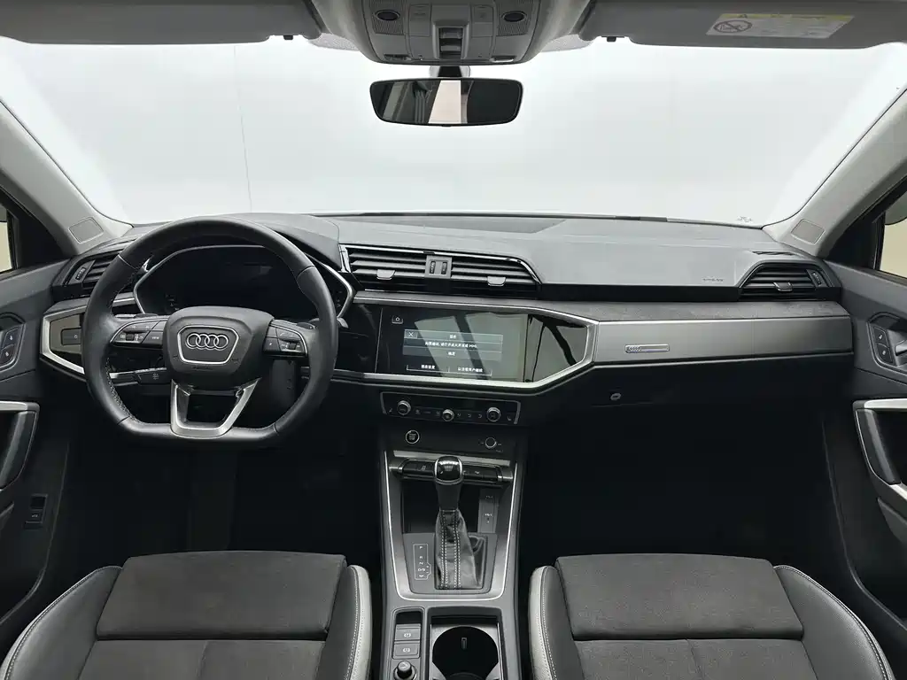 Audi Q3 2023 — фото 7