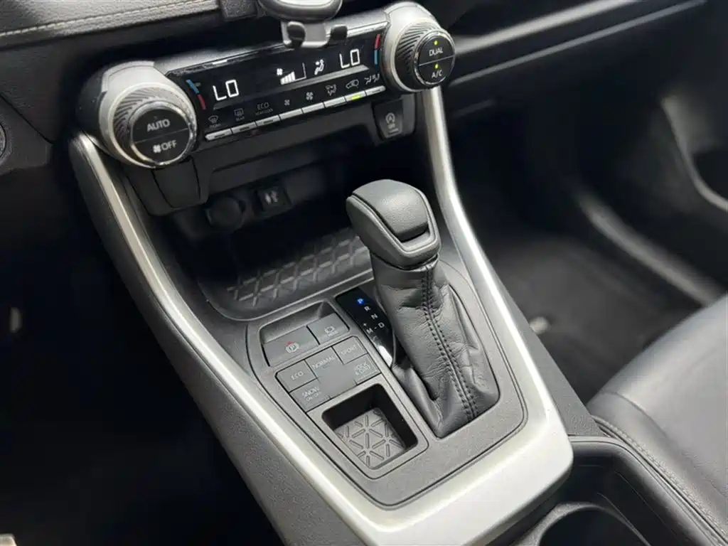 Toyota Wildlander 2021 — фото 10