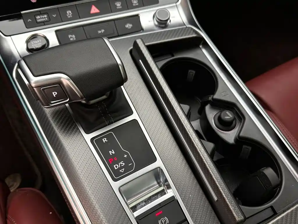 Audi A7L 2024 — фото 16