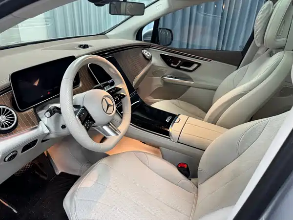 Mercedes-Benz EQE SUV 2023