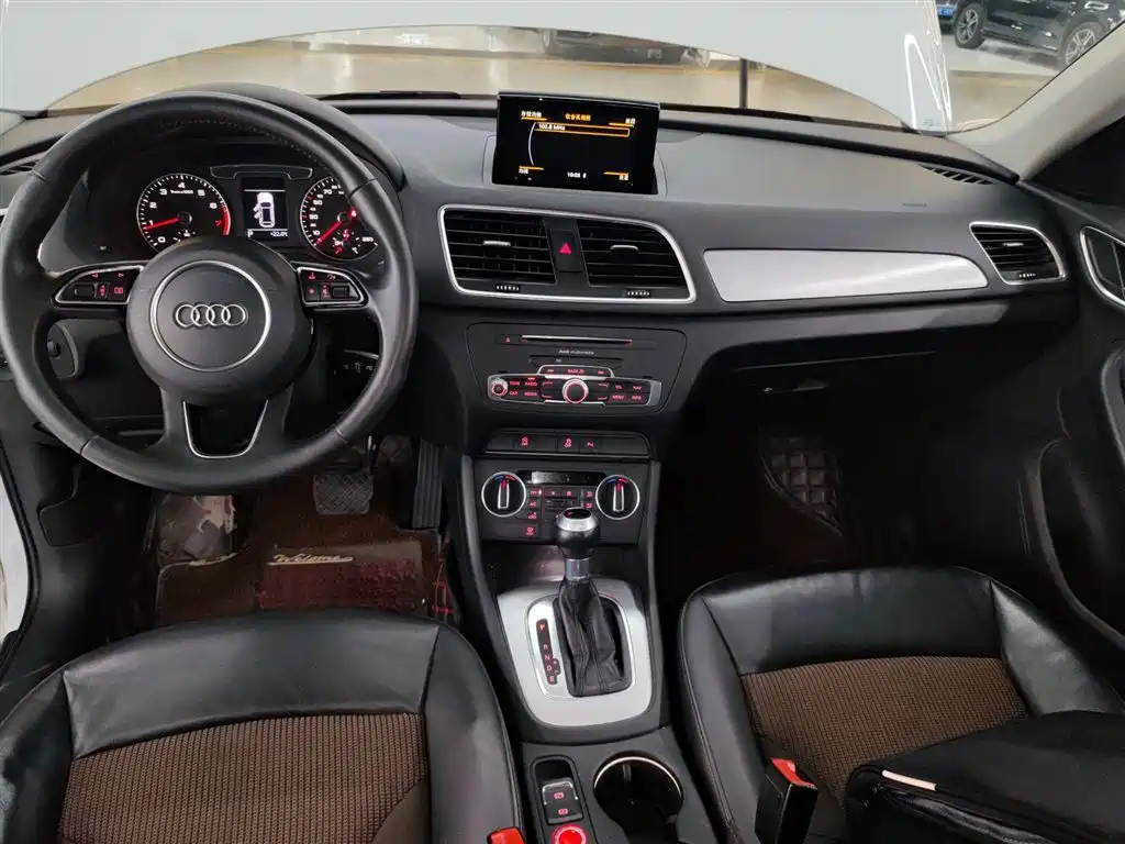 Audi Q3 2018 — фото 14