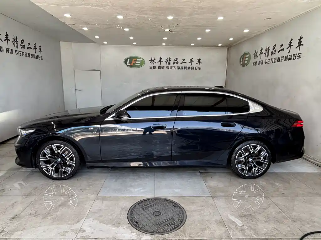 BMW 5 Series 2025