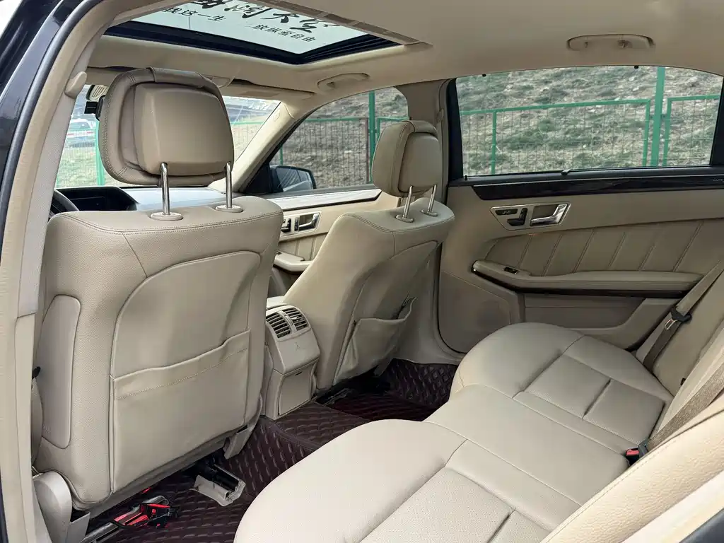 Mercedes-Benz E-Class 2011
