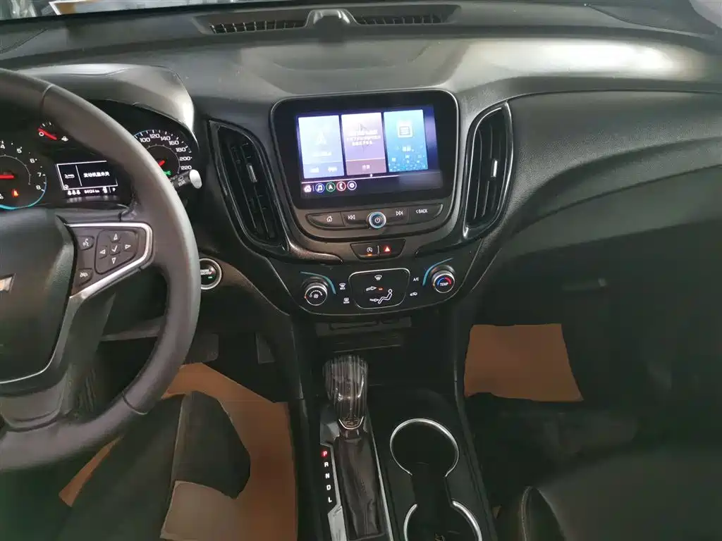 Chevrolet Equinox 2022 — фото 10