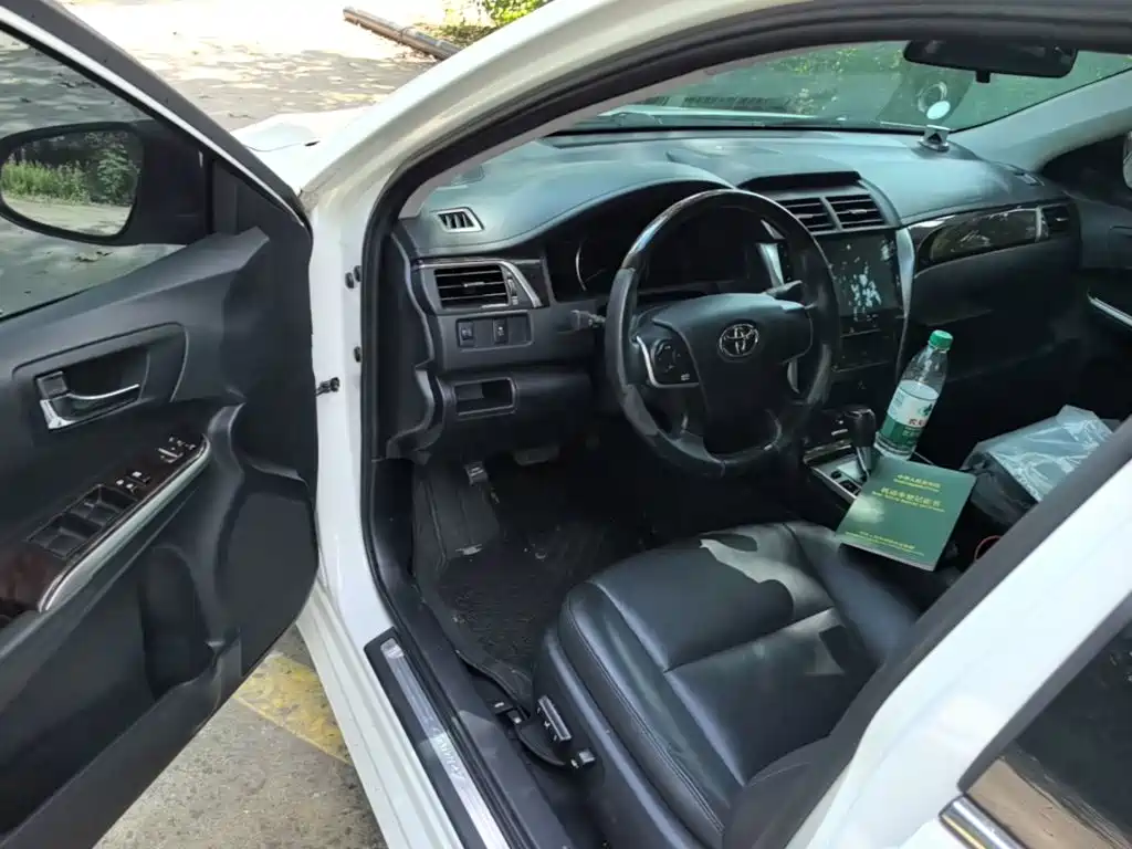 Toyota Camry 2016 — фото 16