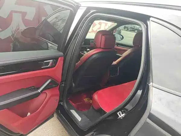 Porsche Cayenne 2022