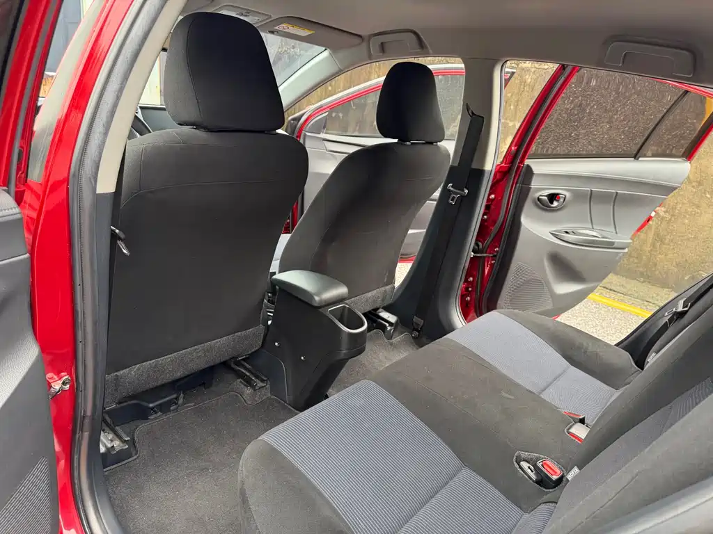 Toyota Yaris L 2019 — фото 10