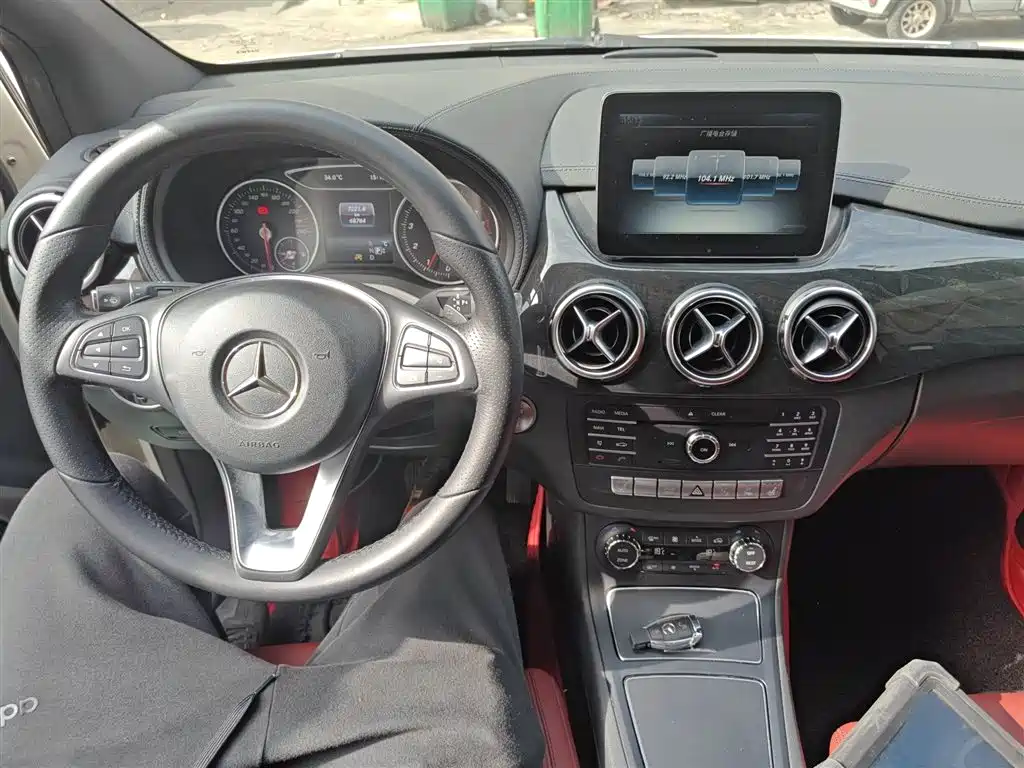 Mercedes-Benz B-Class 2017 — фото 10