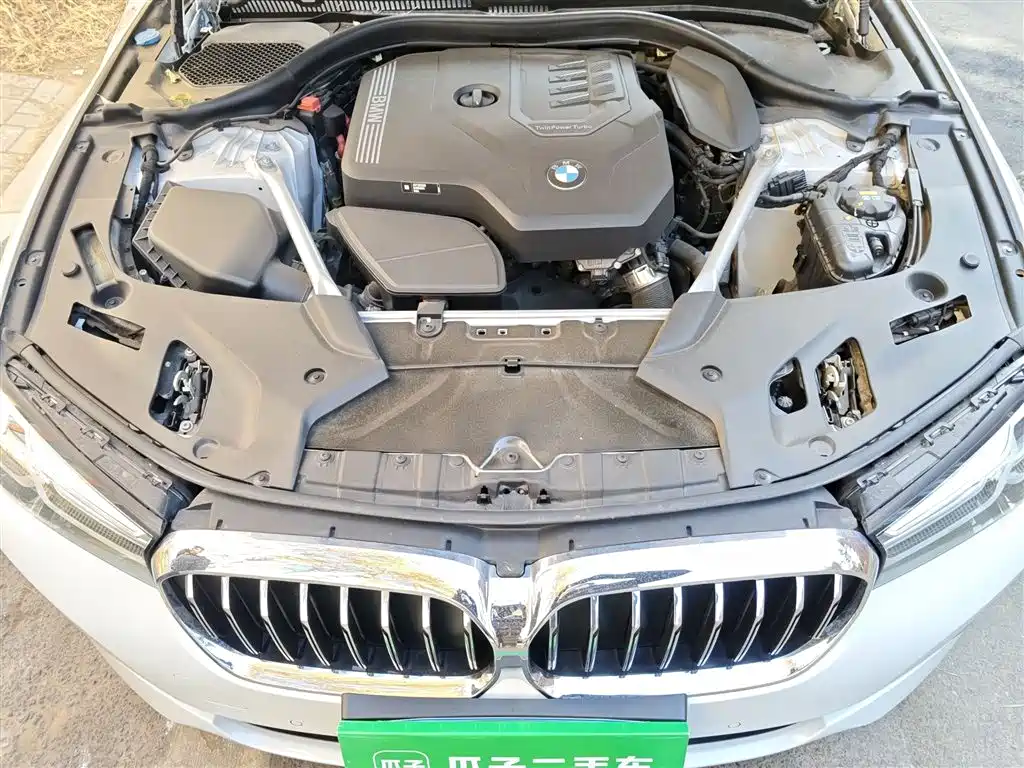 BMW 5 Series 2022 — фото 11