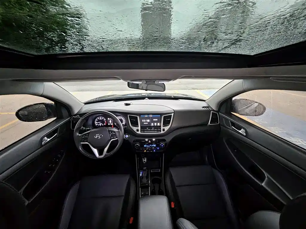Hyundai Tucson 2015 — фото 8