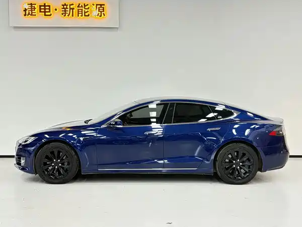 Tesla Model S 2018