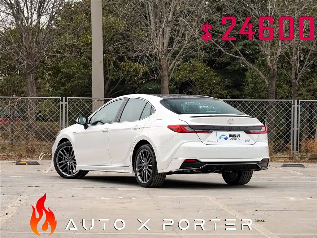 Toyota Camry 2024 — фото 11