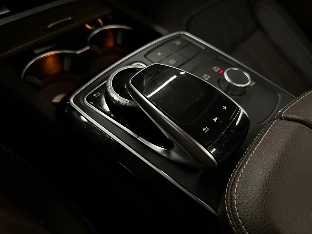 Mercedes-Benz GLE 2017 — фото 12