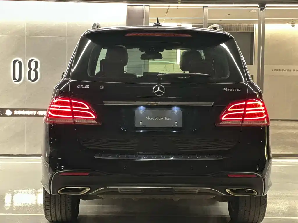 Mercedes-Benz GLE 2017 — фото 37