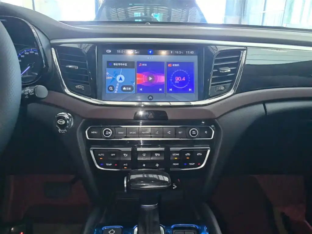 GAC Motor Trumpchi GS8 2019 — фото 9