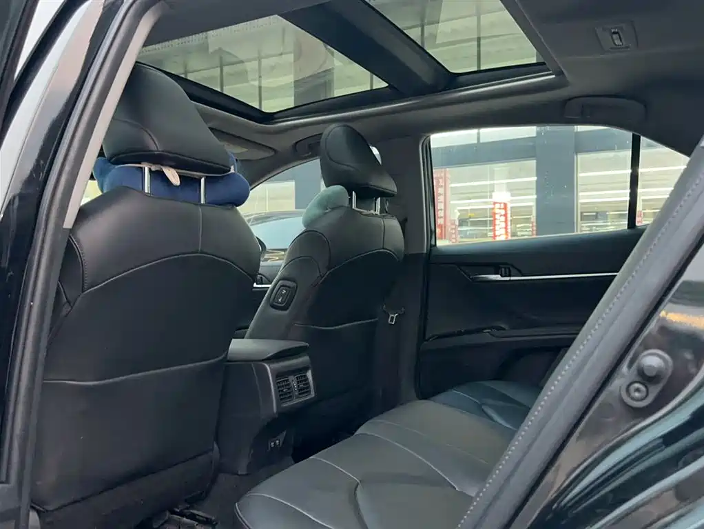 Toyota Camry 2020 — фото 13