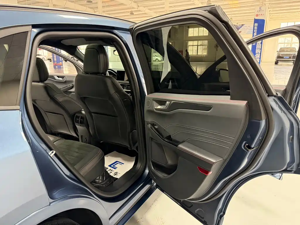 Ford Escape 2023 — фото 14