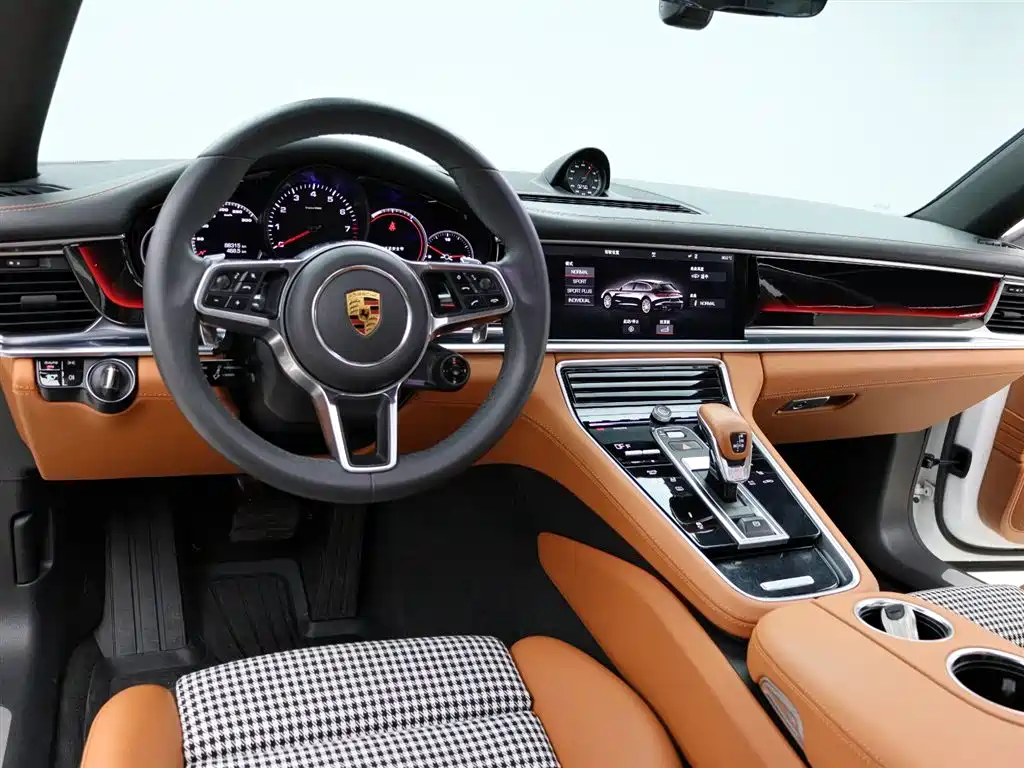 Porsche Panamera 2018 — фото 12