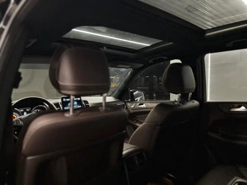 Mercedes-Benz GLE 2017 — фото 19
