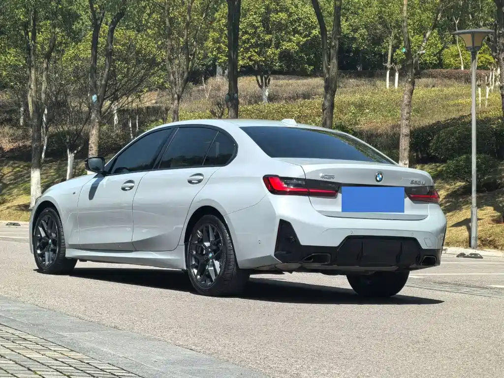 BMW 3 Series 2025 — фото 15