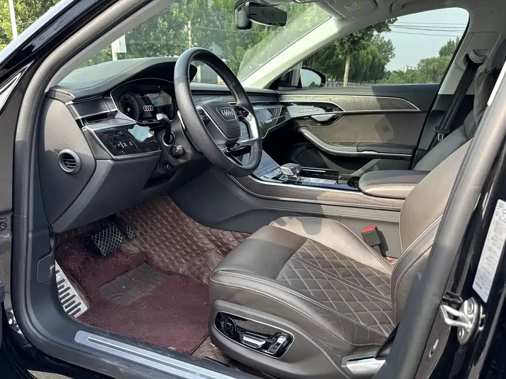 Audi A8 2024