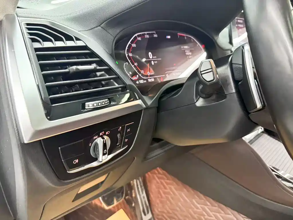 BMW X4 2021 — фото 11