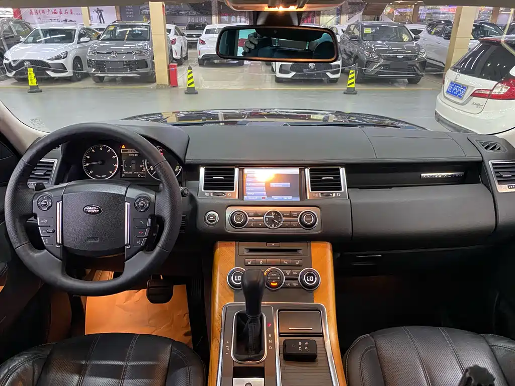 Land Rover Sport 2011
