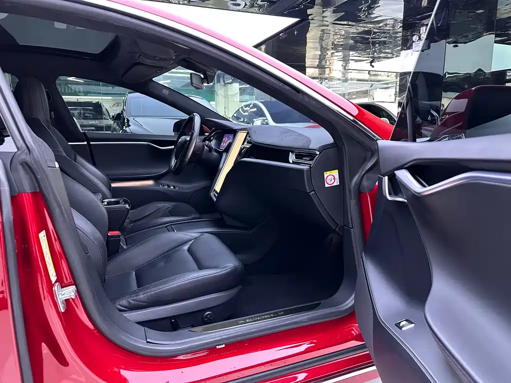 Tesla Model S 2016 — фото 11