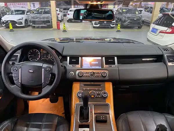 Land Rover Range Rover Sport 2011