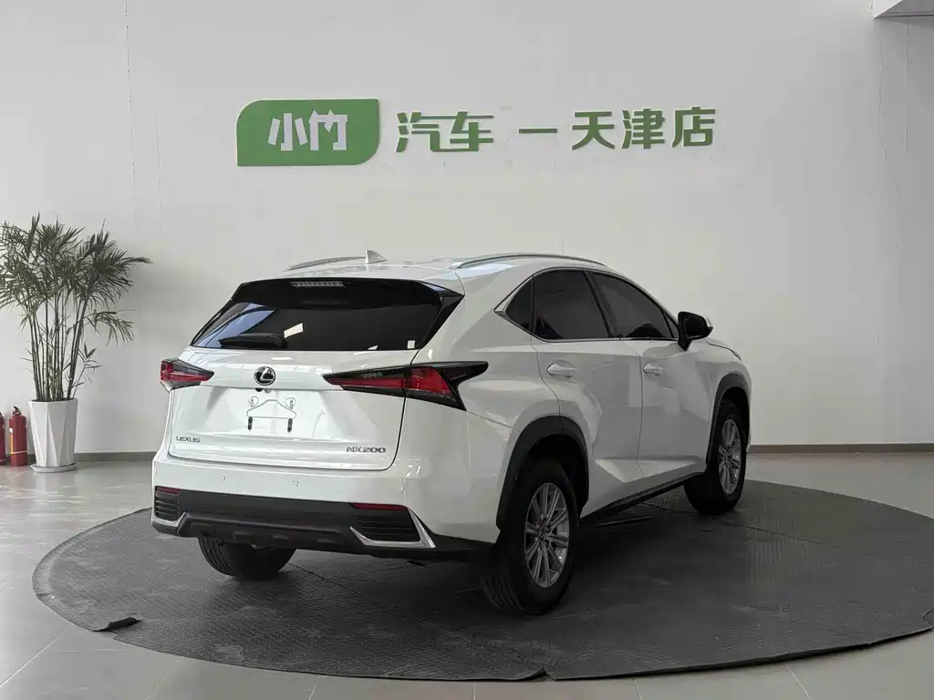 Lexus NX 2021