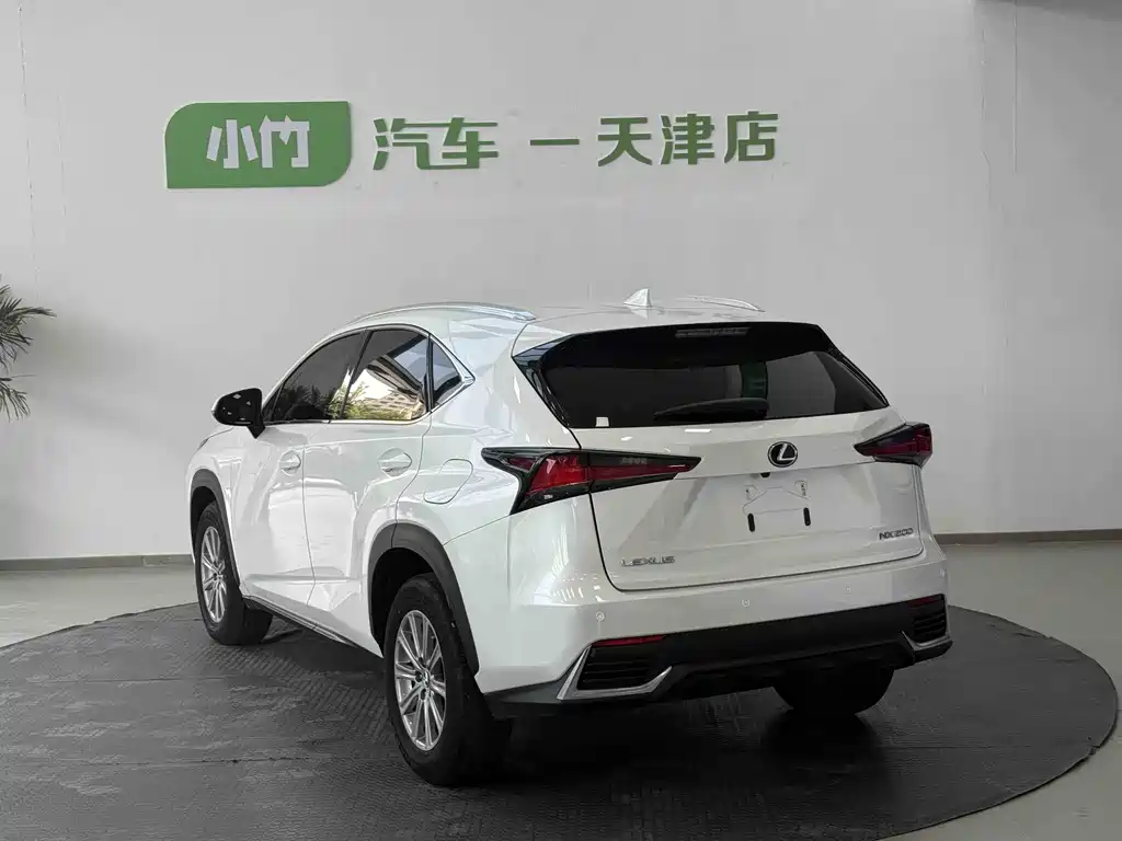 Lexus NX 2021