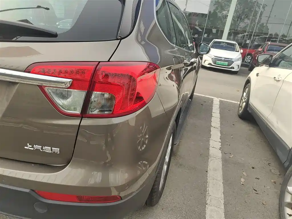 Buick Envision Plus 2016 — фото 24