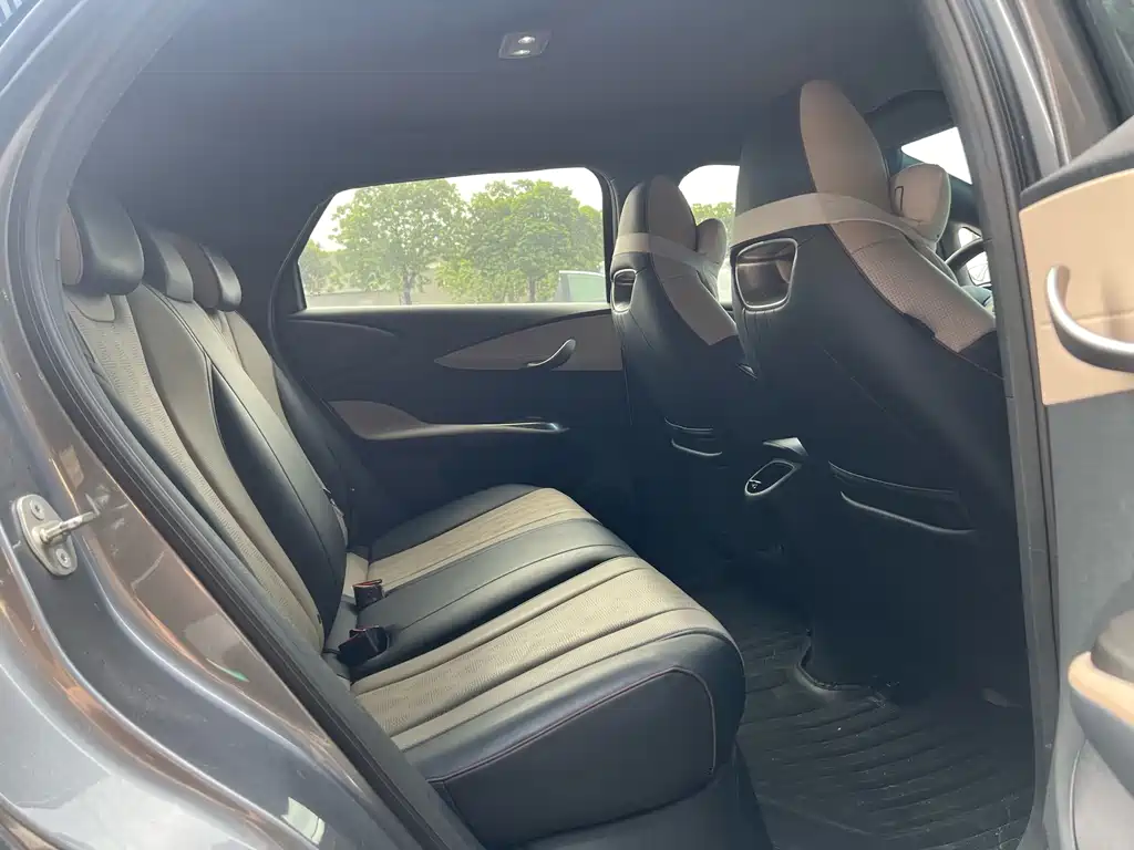 BYD Dolphin 2023