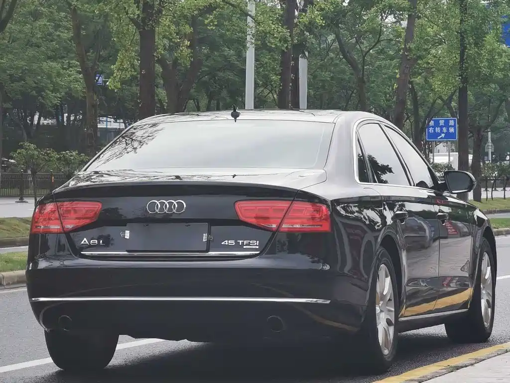 Audi A8 2014