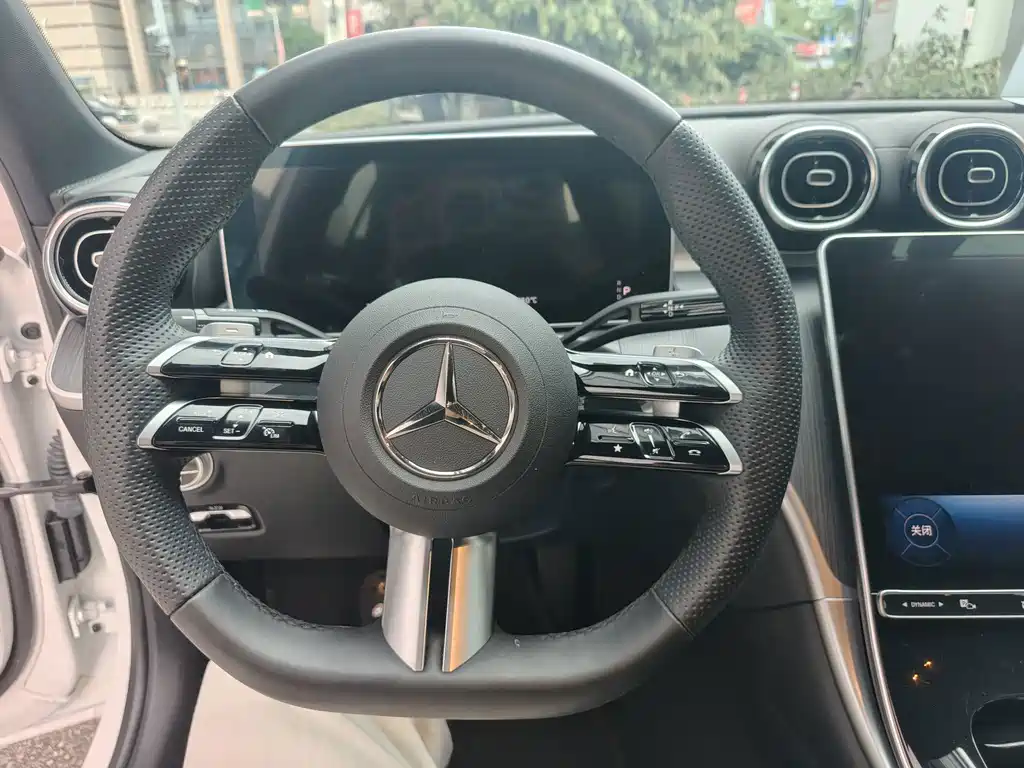 Mercedes-Benz C-Class 2024