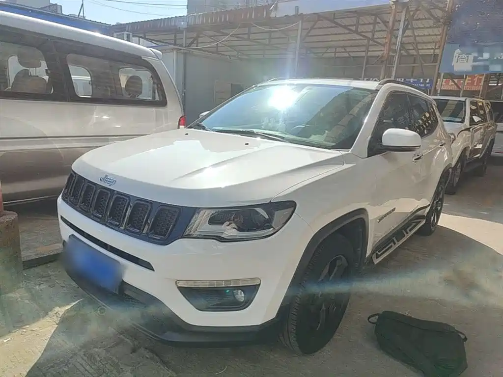 Jeep Compass 2018 — фото 2