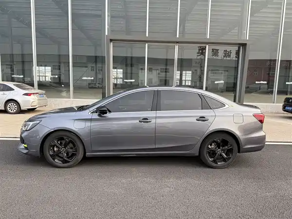 Roewe i6 MAX New Energy 2020