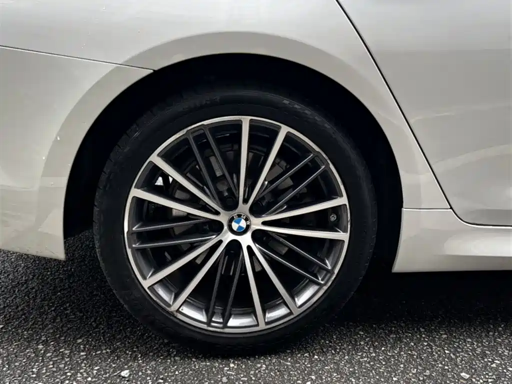 BMW 5 Series 2020 — фото 12