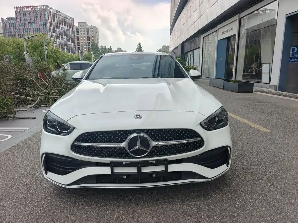 Mercedes-Benz C-Class 2024