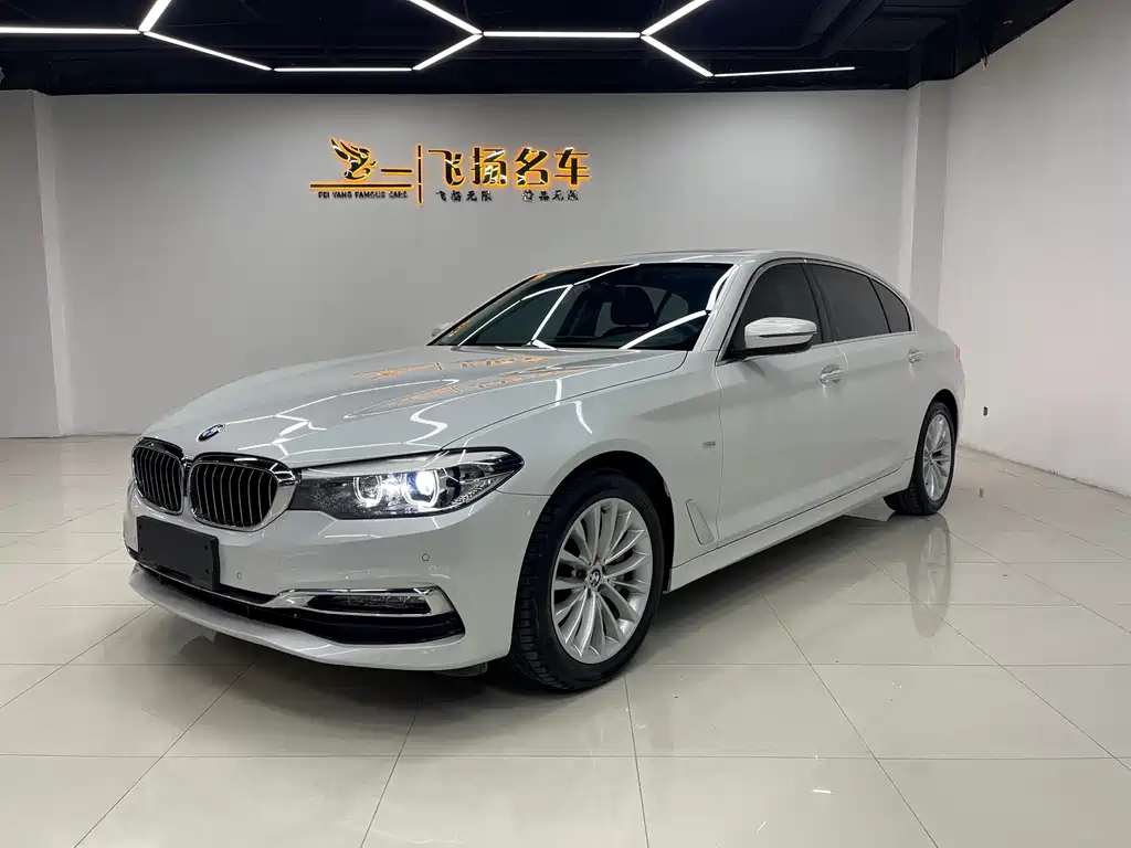 BMW 5 Series 2018 — фото 1