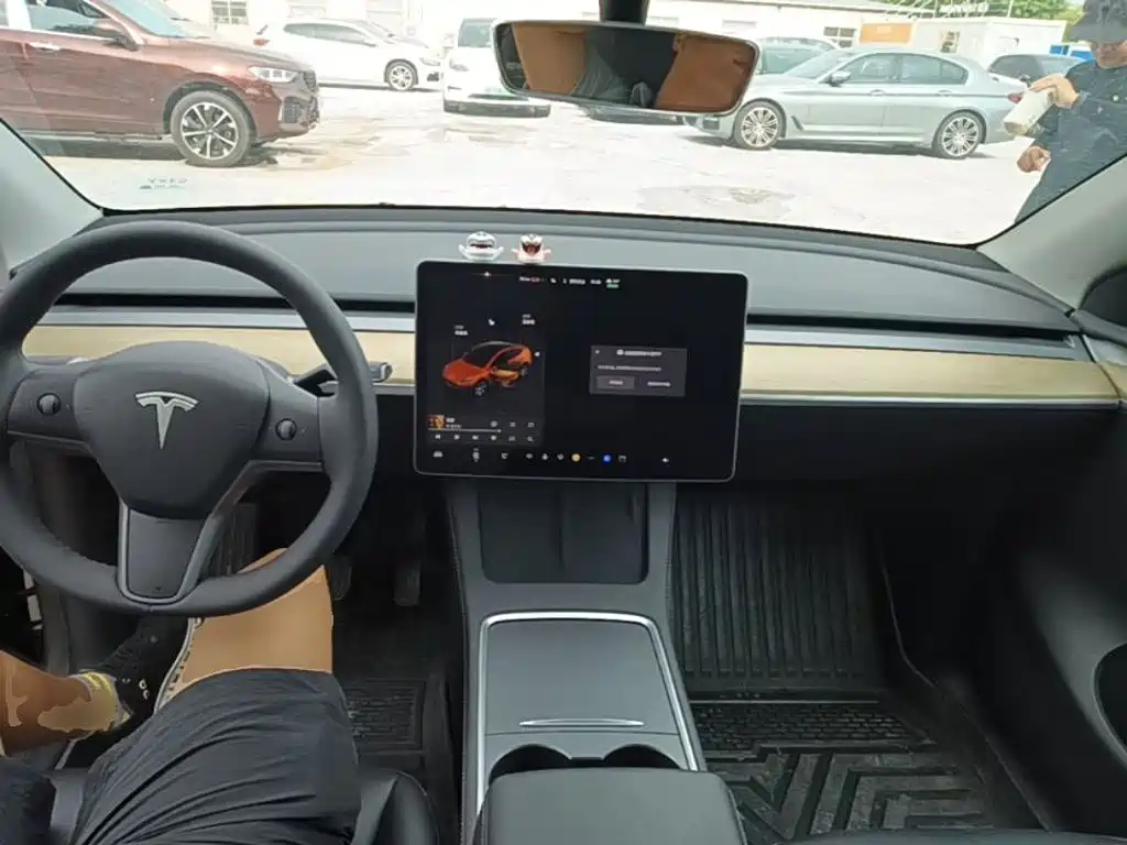 Tesla Model Y 2022 — фото 10