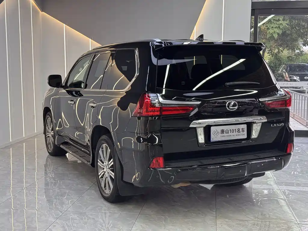 Lexus LX 2018 — фото 9