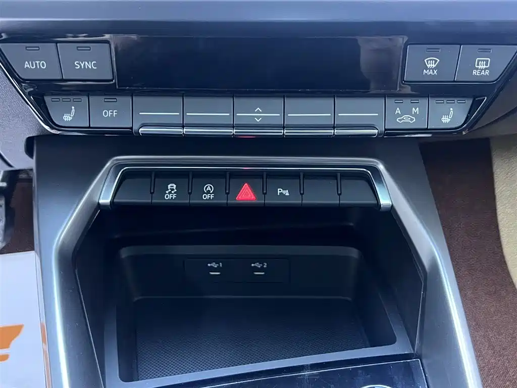 Audi A3 2023 — фото 2