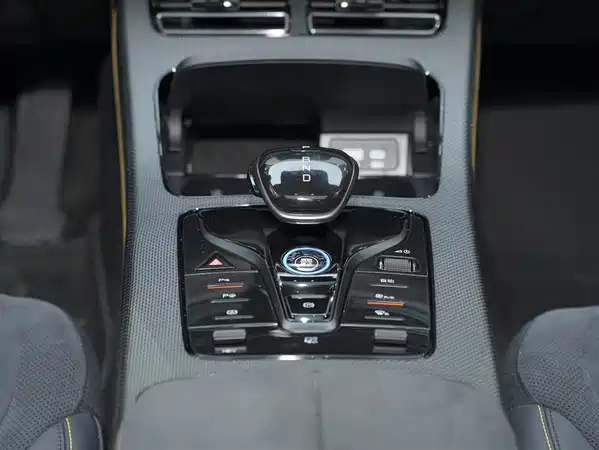 BYD Han 2024