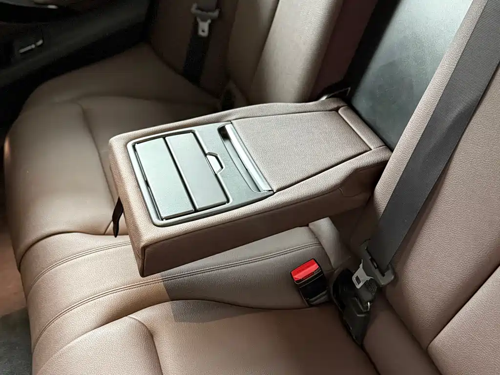 BMW 3 Series 2019 — фото 16