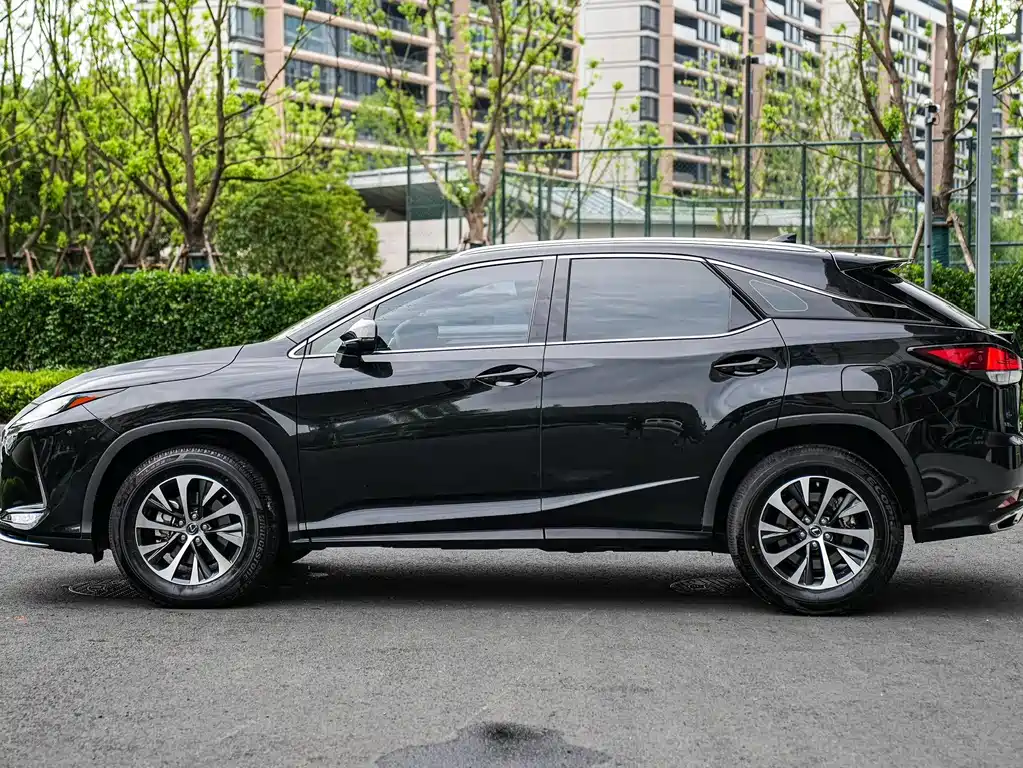 Lexus RX 2022