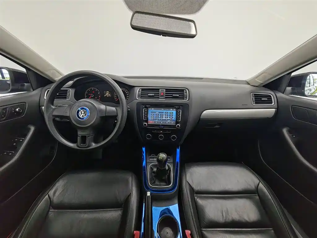 Volkswagen Sagitar 2013